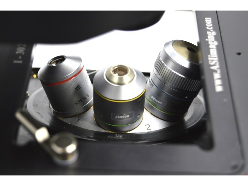Leica DMi8 Inverted LED Fluorescence Motorized Microscope w/ Adaptive Focus Control (New Filters)
